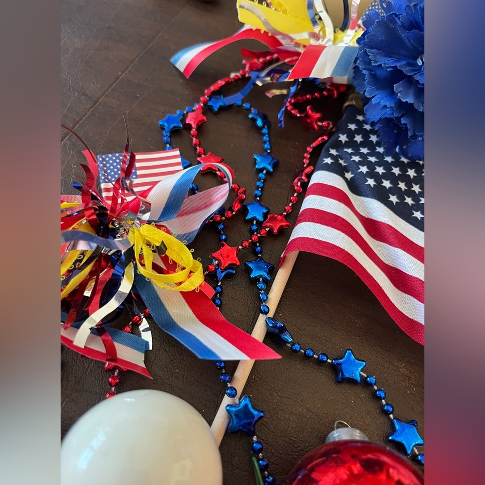 PATRIOTIC DECOR - Picture 7 of 8